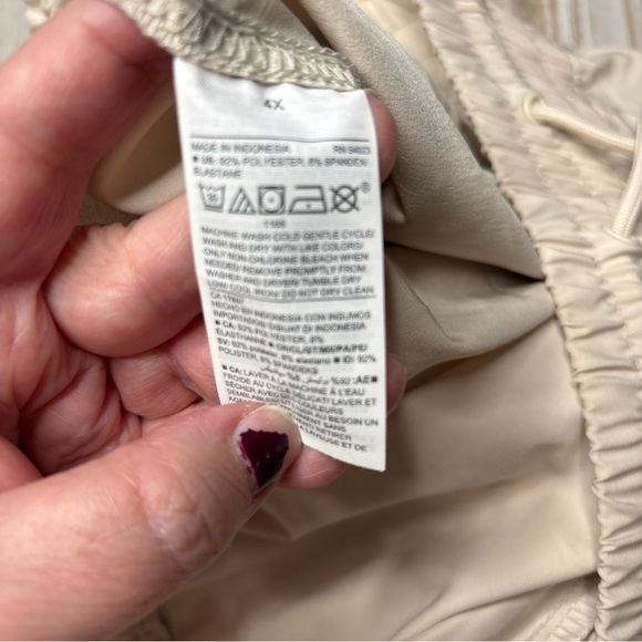 Old Navy Strechtech Lightweight Jogger Womens Cream Cargo Pants 3X & 4X - Picture 16 of 16
